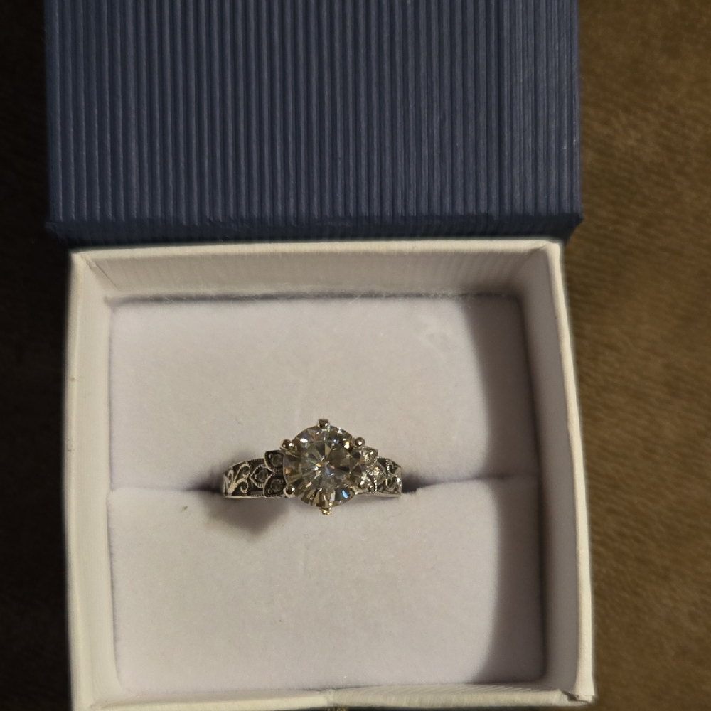 2ct Vibrant Show Stopper